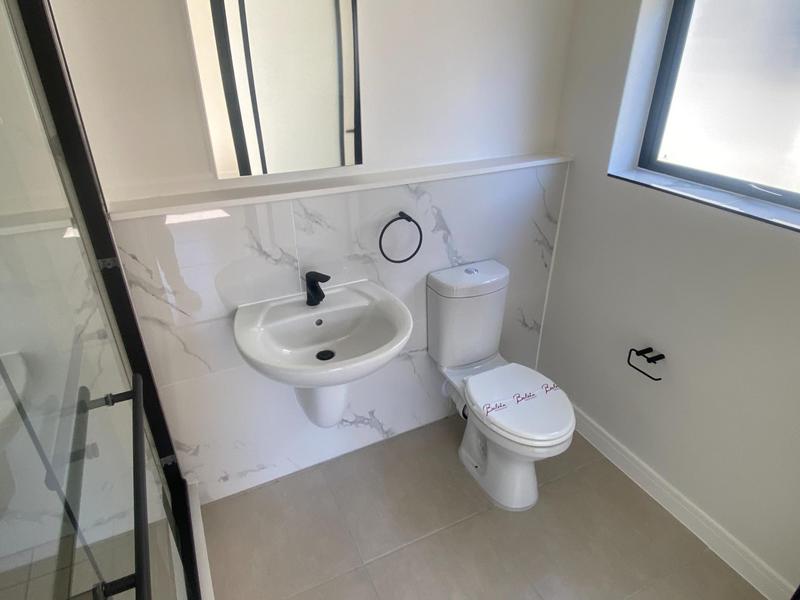 To Let 1 Bedroom Property for Rent in Richwood Western Cape